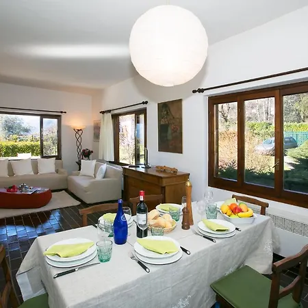 Βίλα Sleeps 6