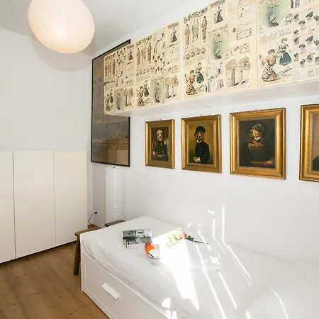 Βίλα Sleeps 6 *